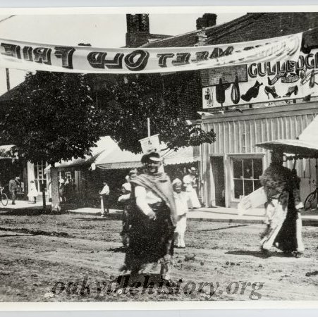 Gulledge Store at 190 Lakeshore Road East