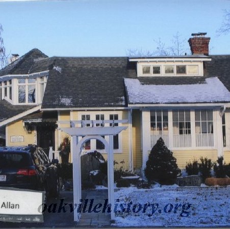 Allan Street #213
