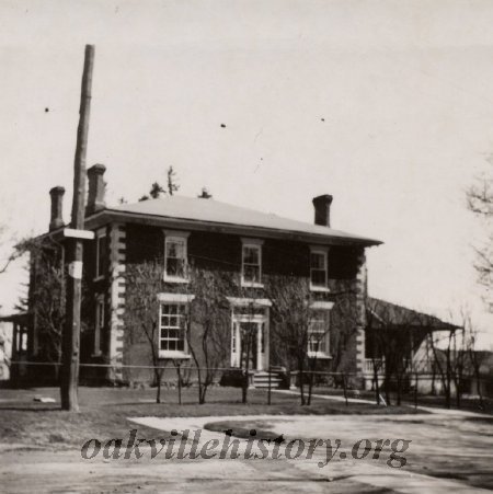 126 Bath Street. Perhaps in the 1930s?