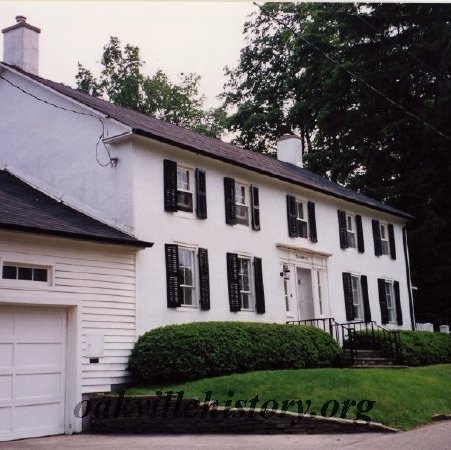 176 Front Street, 1990s