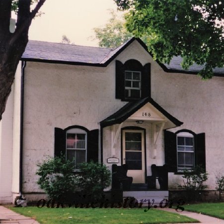 148 William Street c. 2002