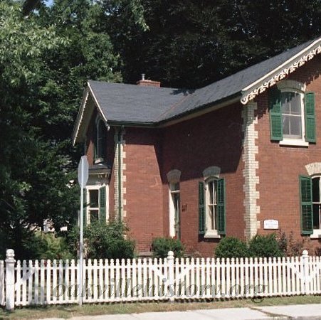 207 Reynolds Street circa 1989