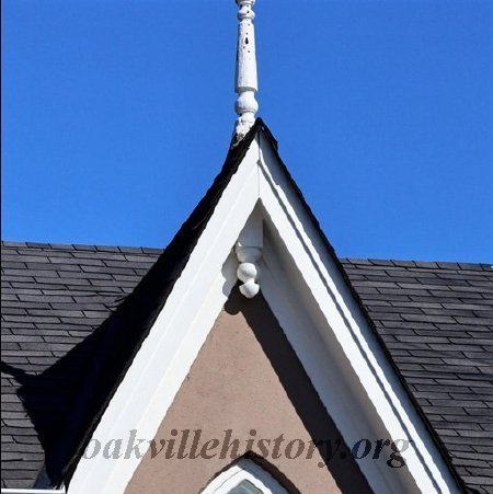 457 Maple Grove Drive Detail