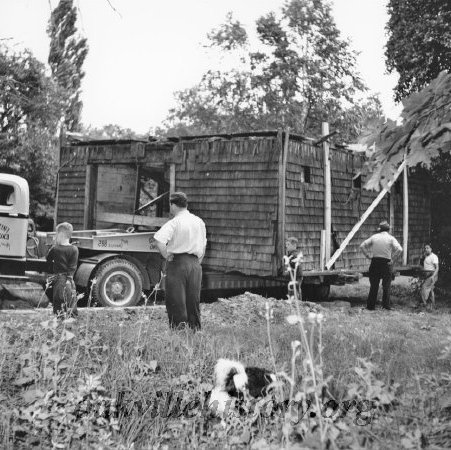 Delivering the Post Office to its current location in Lakeside Park